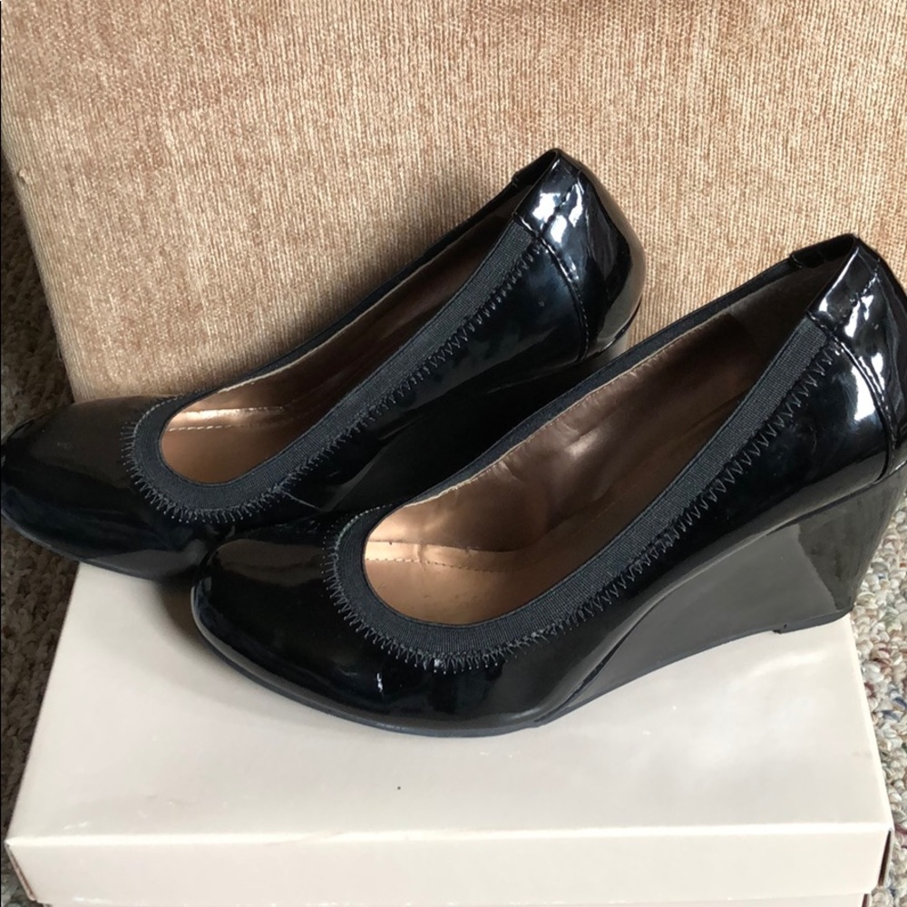 BCBG Generation Wedges